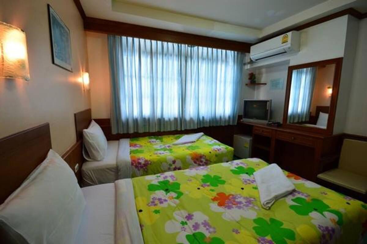 Krabi Grand Hotel Buitenkant foto